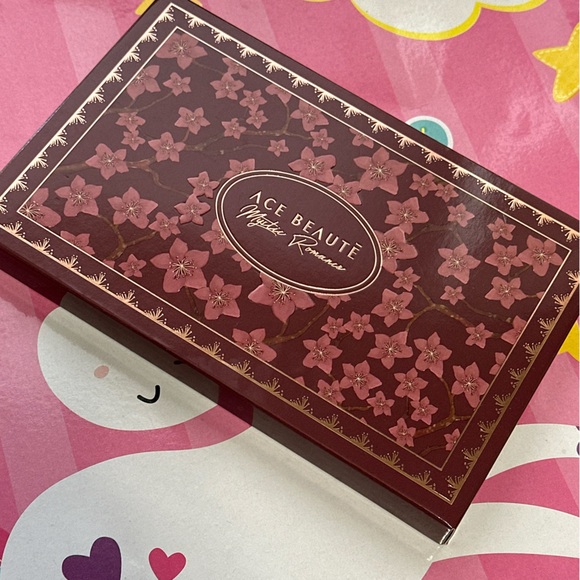 Ace Beautē Mystic Romance Eyeshadow Palette - Picture 3 of 4